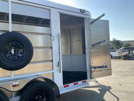 New 2027 Maverick MAV13-2HS Horse Trailer