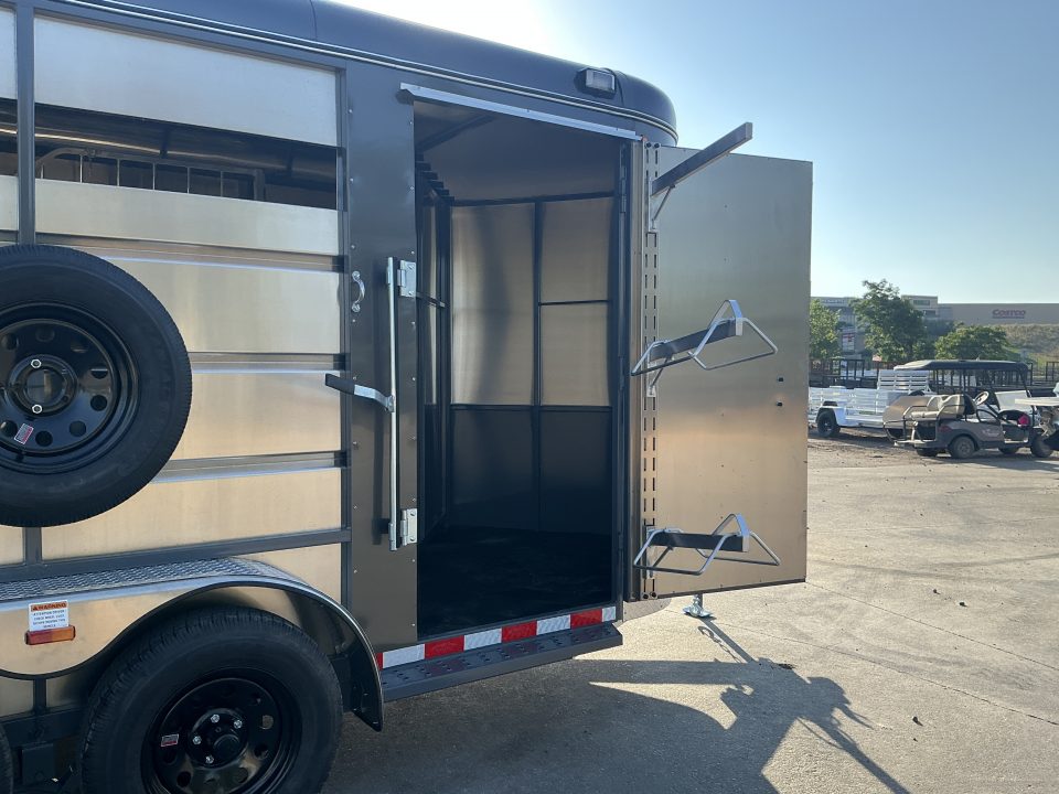New 2027 Maverick MAV13-2HS Horse Trailer