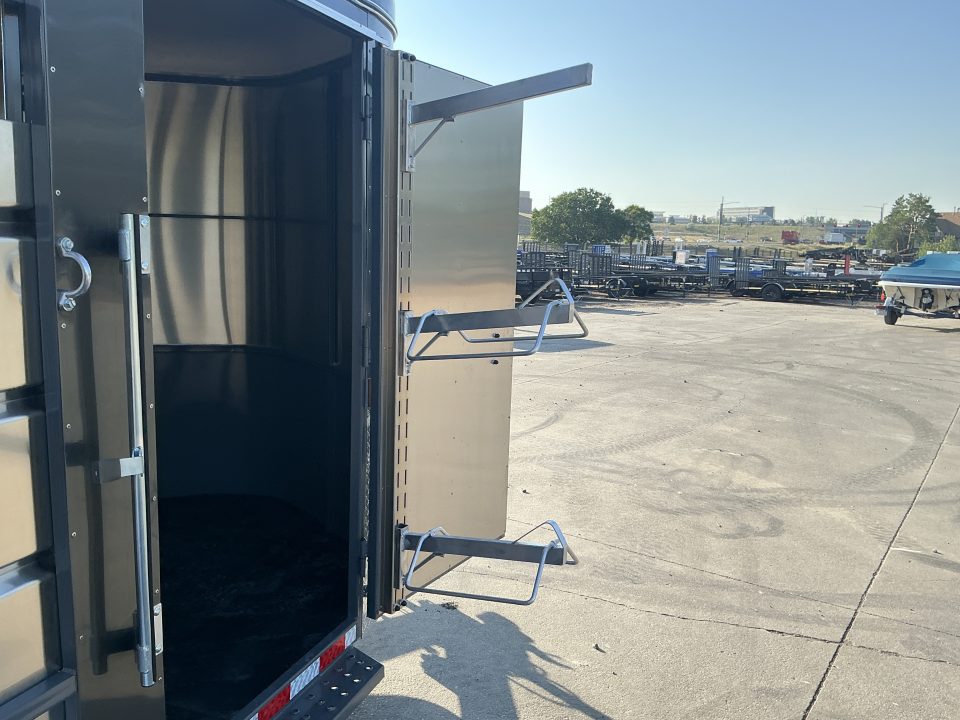 New 2027 Maverick MAV13-2HS Horse Trailer