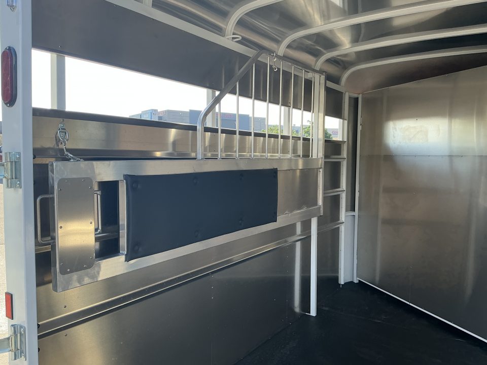 New 2027 Maverick MAV13-2HS Horse Trailer