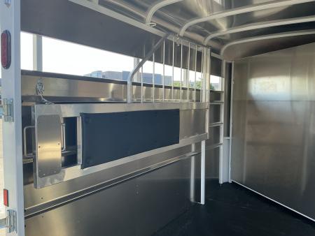 New 2027 Maverick MAV13-2HS Horse Trailer