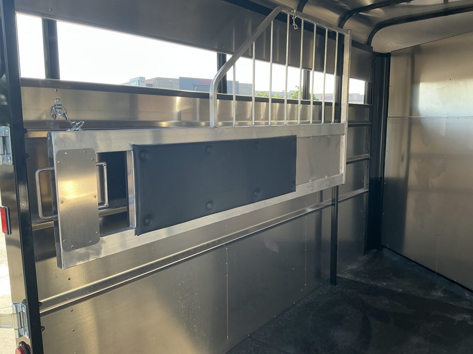 New 2027 Maverick MAV13-2HS Horse Trailer