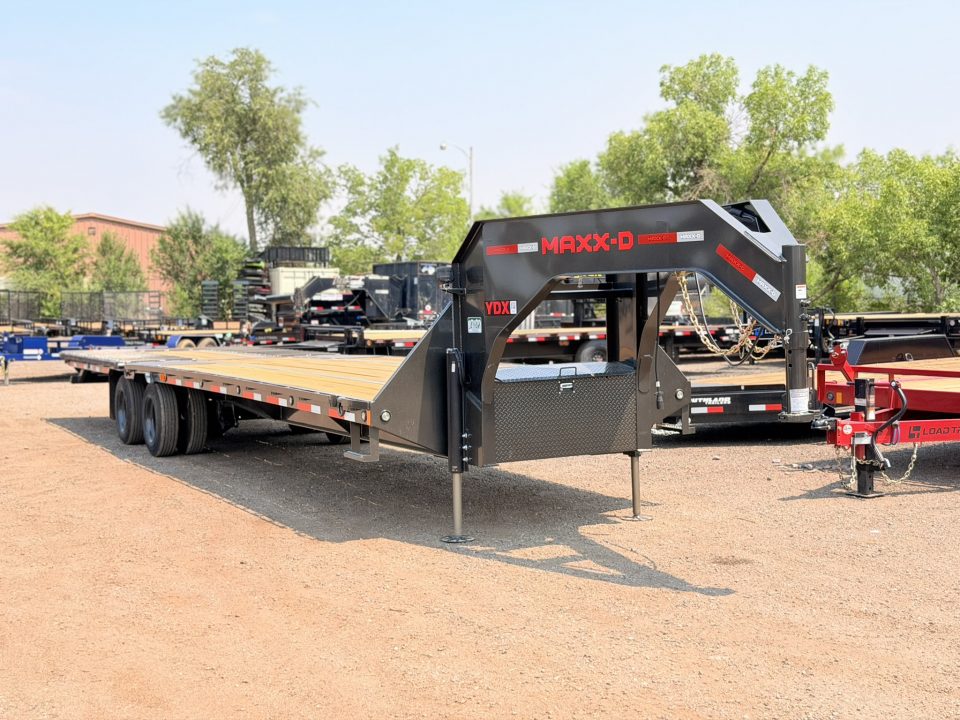 New 2027 MAXD 8.5-34 Tandem Dual Gooseneck Deckover Equipement Hauler W/ Hydraulic Dove 25.9K GVWR