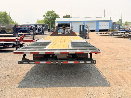 New 2027 MAXD 8.5-34 Tandem Dual Gooseneck Deckover Equipement Hauler W/ Hydraulic Dove 25.9K GVWR
