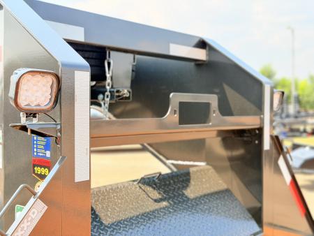 New 2027 MAXD 8.5-34 Tandem Dual Gooseneck Deckover Equipement Hauler W/ Hydraulic Dove 25.9K GVWR