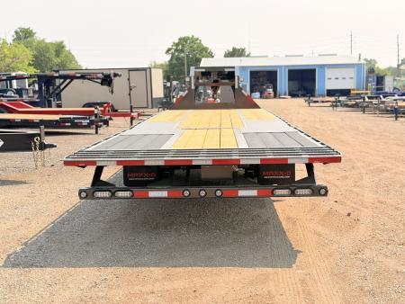 New 2027 MAXD 8.5-32 Tandem Dual Gooseneck Deckover Equipement Hauler W/ Hydraulic Dove and 18 PLY Tires 25.9K GVWR