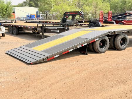 New 2027 MAXD 8.5-32 Tandem Dual Gooseneck Deckover Equipement Hauler W/ Hydraulic Dove and 18 PLY Tires 25.9K GVWR
