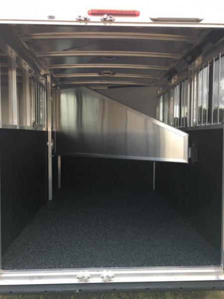 New 2026 Exiss Trailers Exiss Express 3H XT Horse Trailer