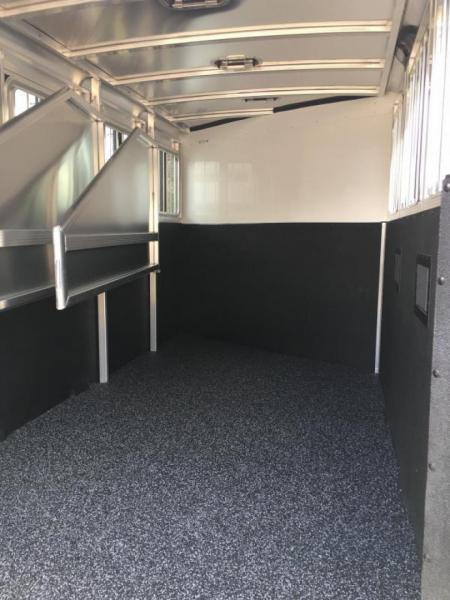 New 2026 Exiss Trailers Exiss Express 3H XT Horse Trailer