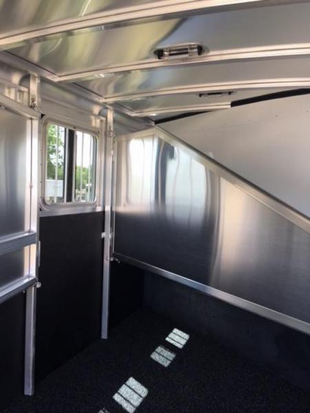 New 2026 Exiss Trailers Exiss Express 3H XT Horse Trailer