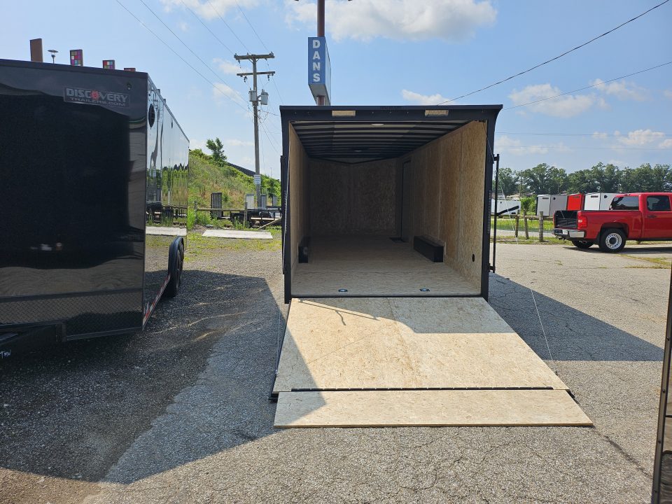 New 2027 Discovery Trailers Car Hauler ET 8.5x24 10k Enclosed Car Hauler #31153 Car / Racing Trailer