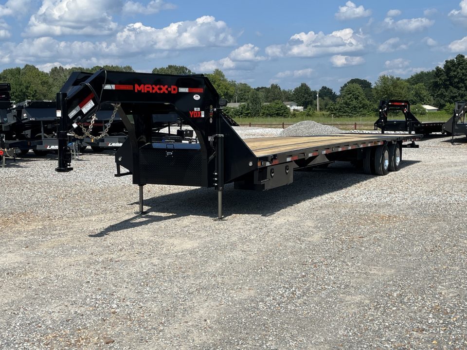 New 2027 MAXXD Hydraulic Dovetail Gooseneck Trailer | 40' x 102' 30K GVWR
