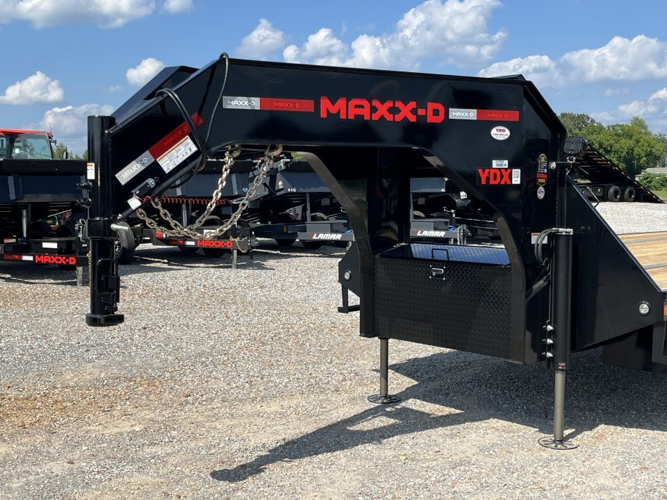 New 2027 MAXXD Hydraulic Dovetail Gooseneck Trailer | 40' x 102' 30K GVWR