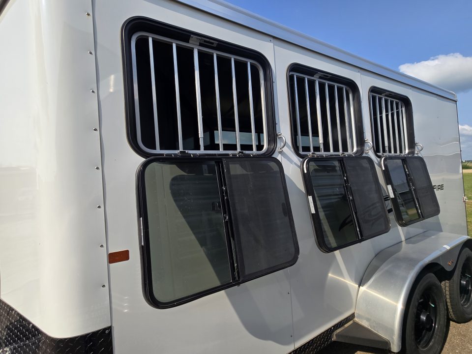 Used 2022 Logan Coach Crossfire 3 Horse