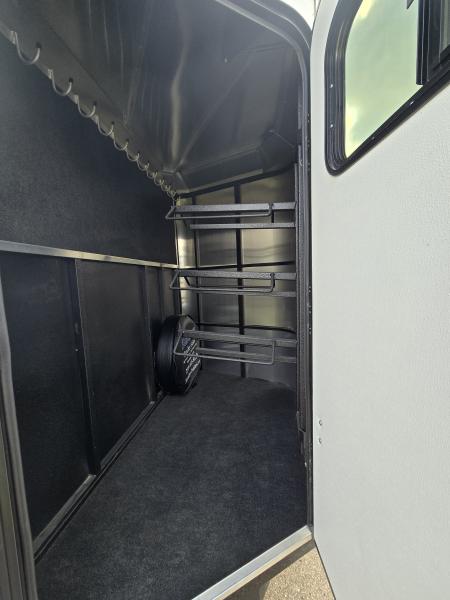Used 2022 Logan Coach Crossfire 3 Horse