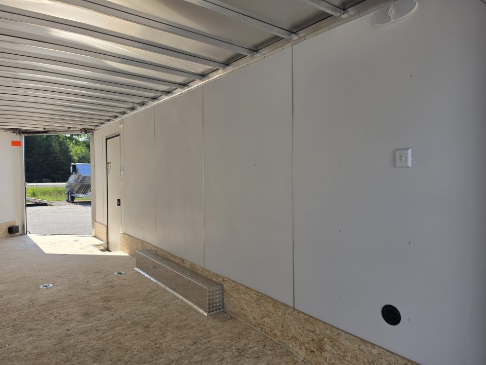New 8 X 22 CAR HAULER ENCLOSED W / 48"FRONT DROP-DOWN DOOR 5200# AXLES ALL ALUMINUM 2026 LIGHTNING