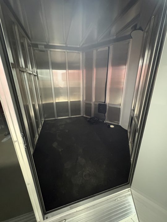 New 2026 Frontier 6 Pen Trailer