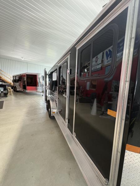 New 2026 Frontier 6 Pen Trailer
