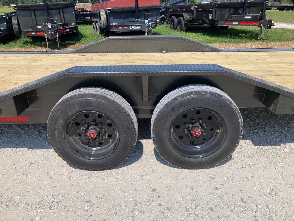 New 2027 MAXX-D 102X24 TANDEM 18K GN FULL TILT W/ HYDROJACKS, DRIVE OVER FENDERS & WIRELESS REMOTE Tilt Trailer