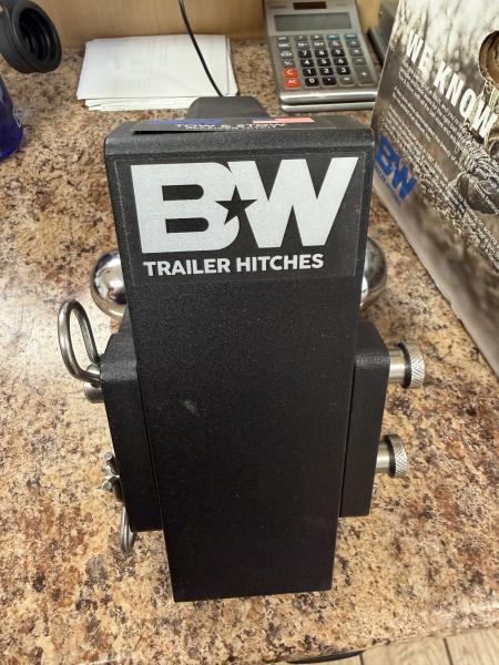 New B & W Adjustable Hitch