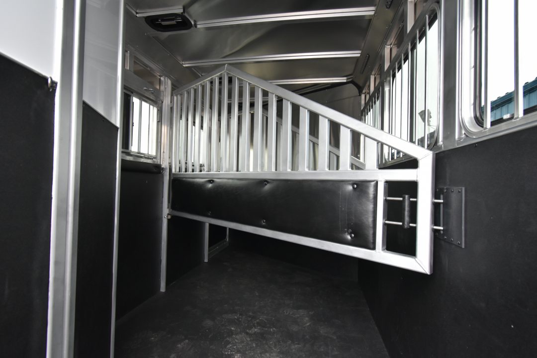 New 2026 Merhow Trailers Bronco 7300 Horse Trailer
