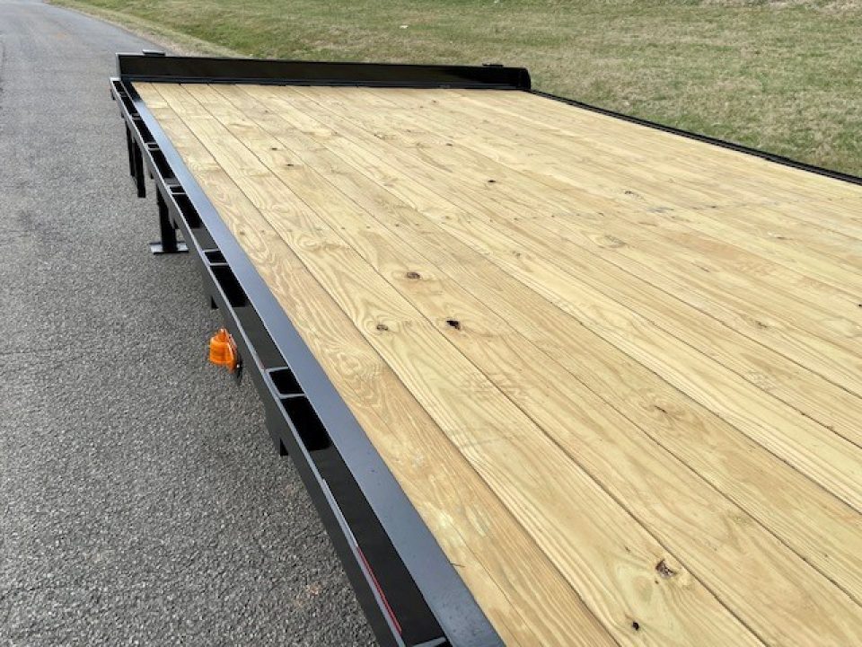 New 2026 Nexhaul 8.5X20 + 5 Deckover Equipment Trailer