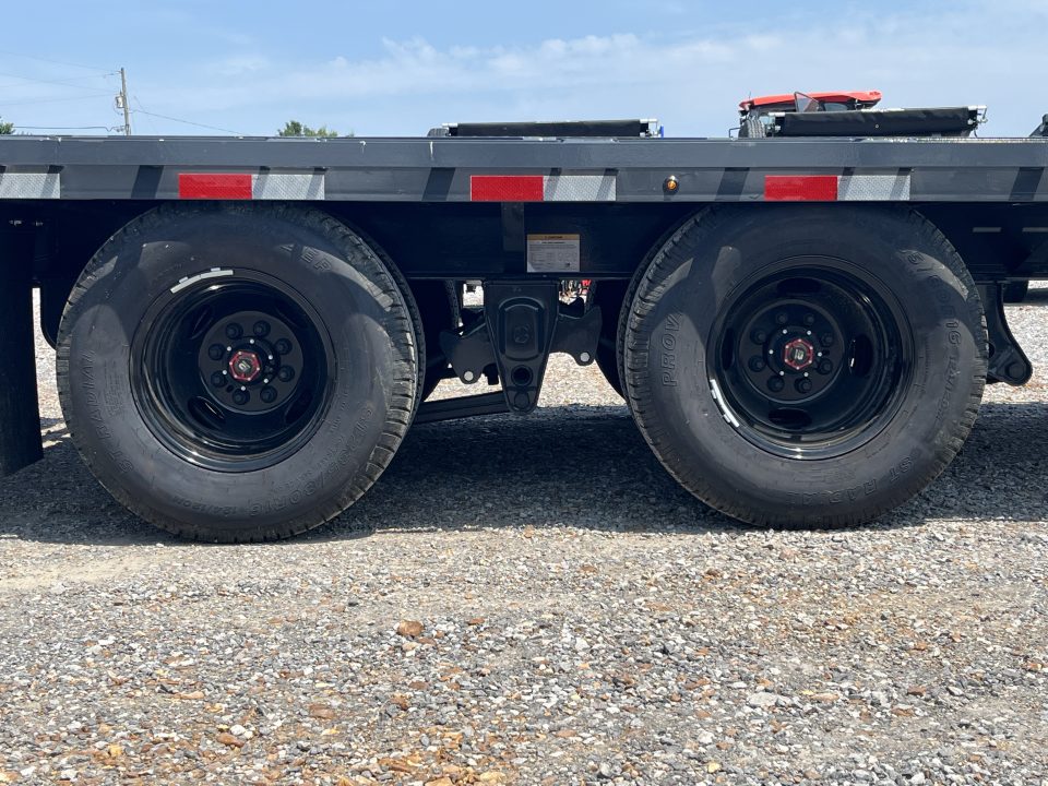 New 2027 Lamar 102" x 25' 20k Flatbed Trailer