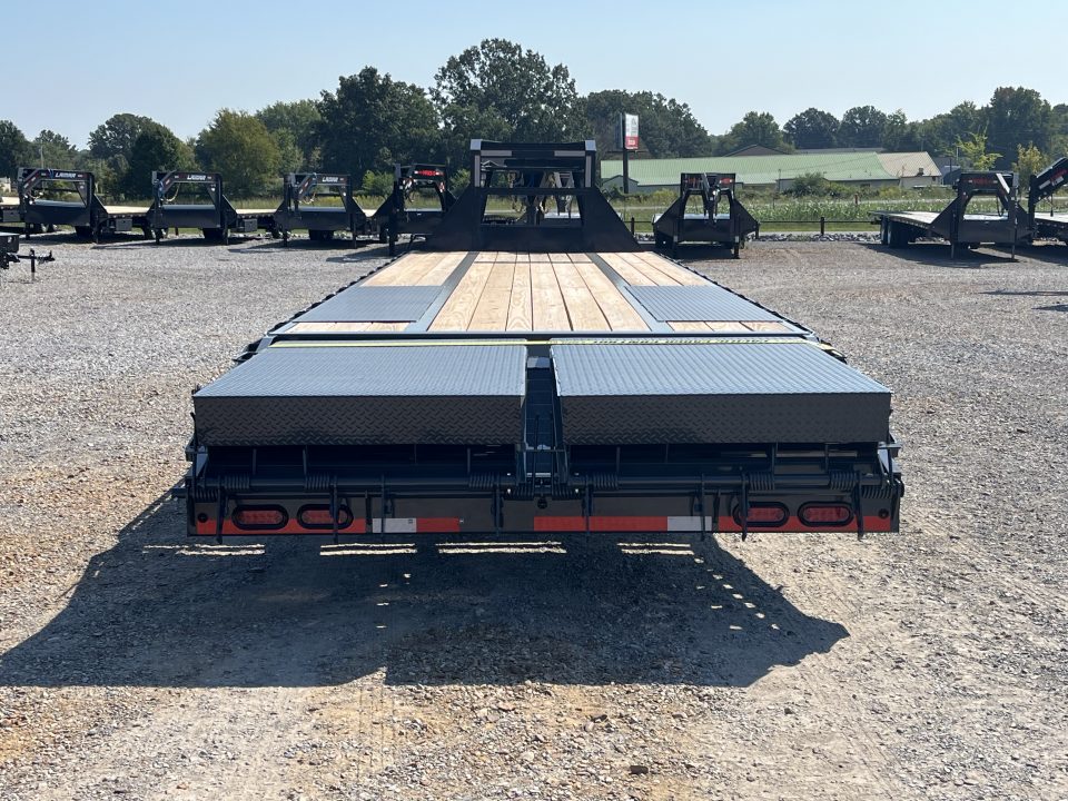 New 2027 Lamar Gooseneck Trailer | 102" x 32' | 20K GVWR
