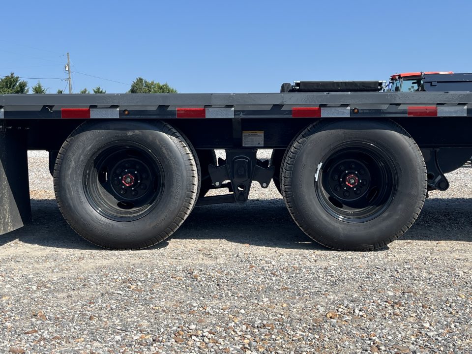New 2027 Lamar Gooseneck Trailer | 102" x 32' | 20K GVWR