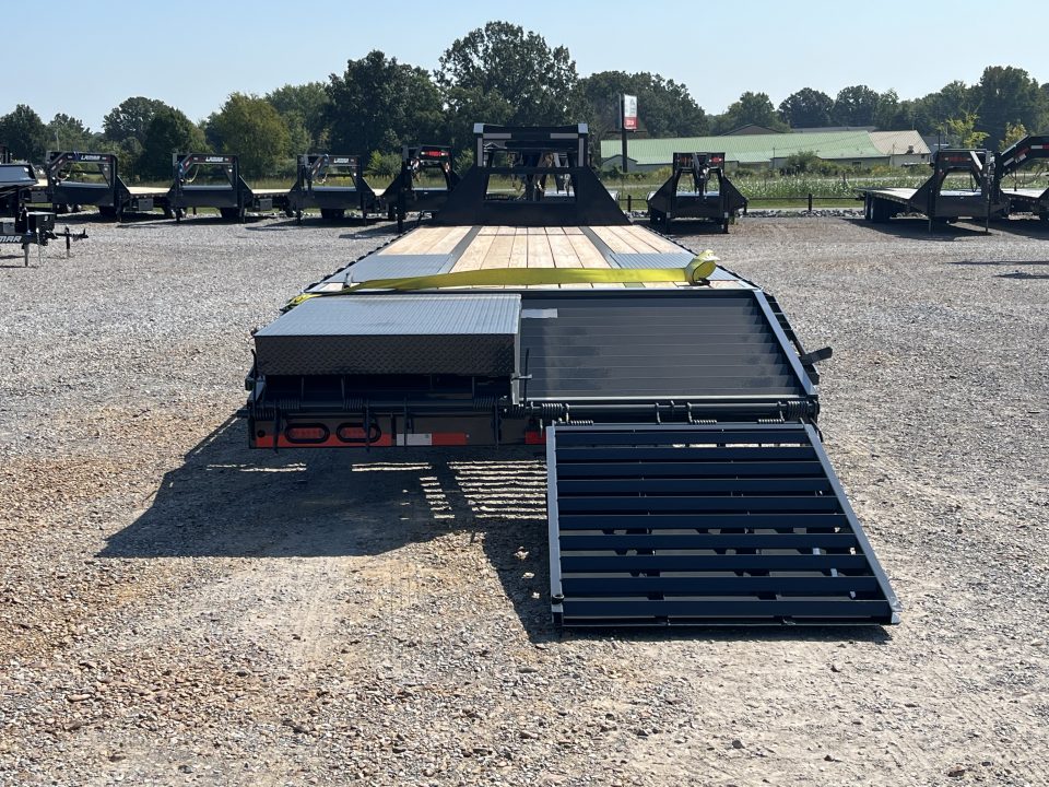 New 2027 Lamar Gooseneck Trailer | 102" x 32' | 20K GVWR