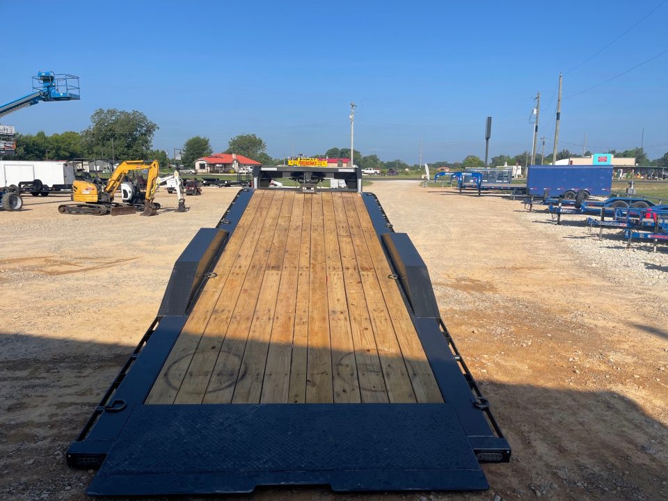 New 2027 MAXX-D T8B10224G Tilt Trailer