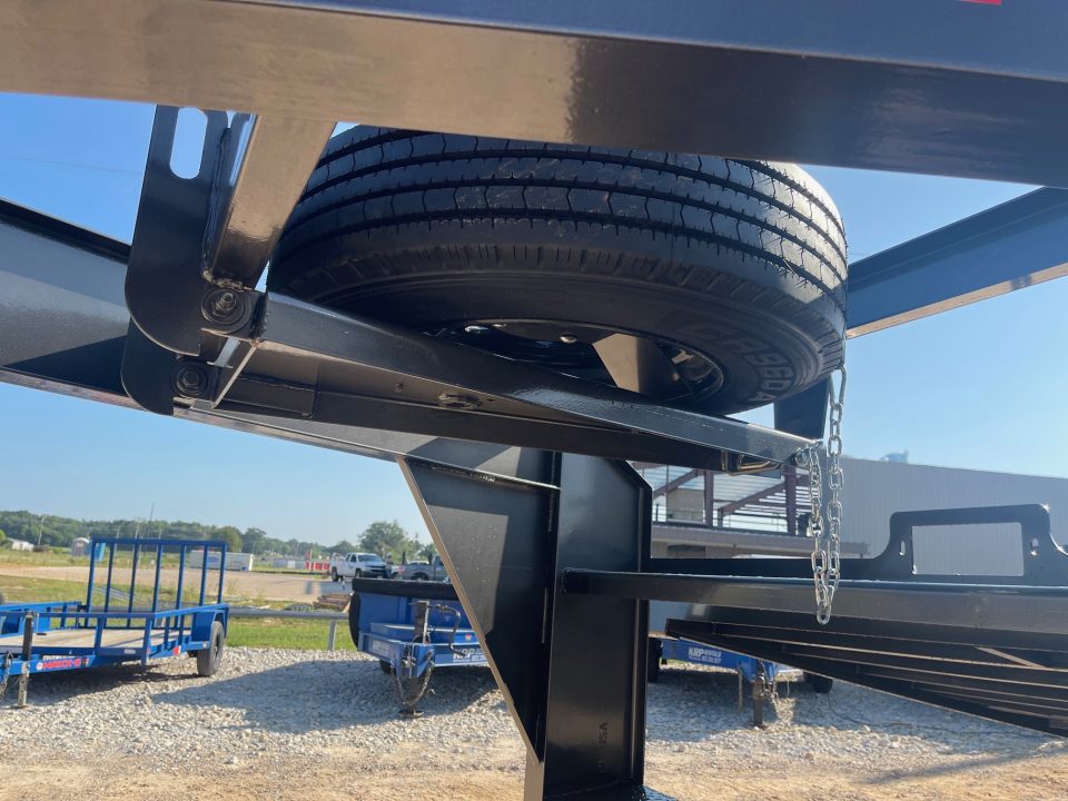 New 2027 MAXX-D T8B10224G Tilt Trailer