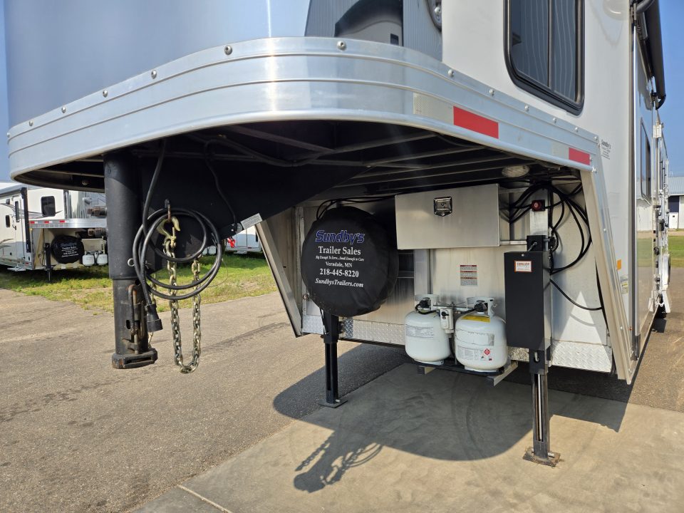 Used 2017 Merhow 8313 3 Horse