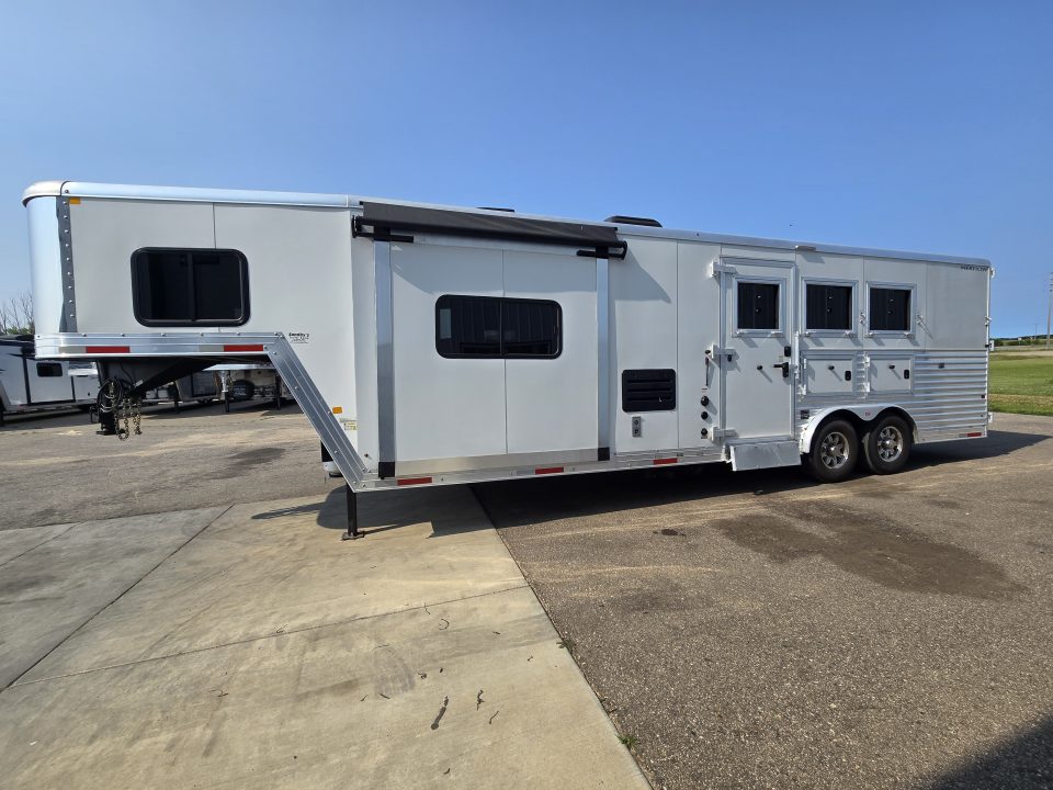 Used 2017 Merhow 8313 3 Horse