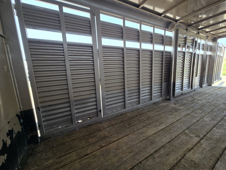 Used 2006 Featherlite 20' Stock