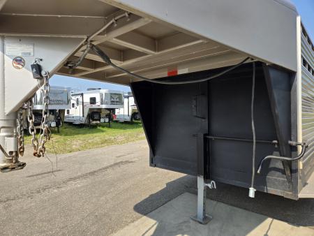 Used 2006 Featherlite 20' Stock