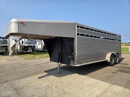 Used 2006 Featherlite 20' Stock