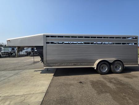 Used 2006 Featherlite 20' Stock