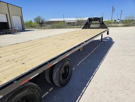 New 2027 Load Trail 40' 25,900 GVW Gooseneck w/ EOH brakes and Max Ramps