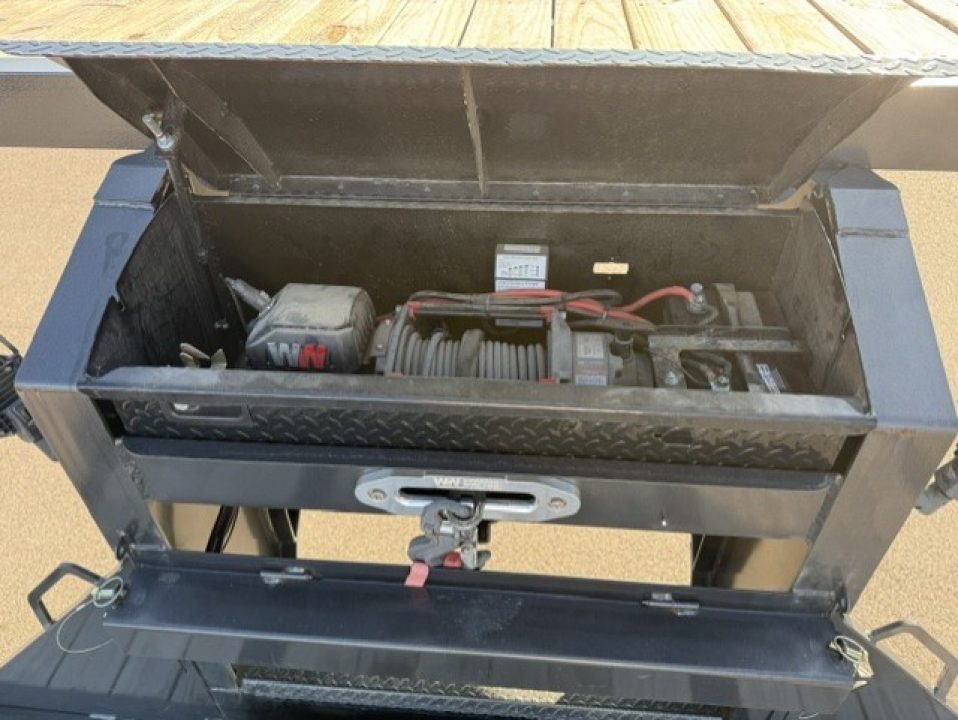 Used 2025 Diamond C Trailers FMAX216HDT 2.0 - PA Equipment Trailer