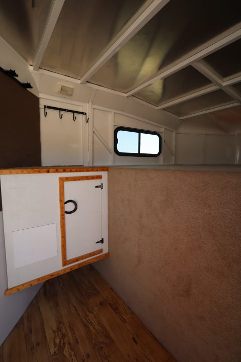Used 2008 Trails West 2HR GN Horse Trailer