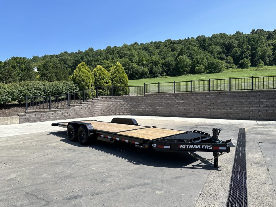 New PJ Trailers 22' Hydraulic Dampening Tilt (TY)