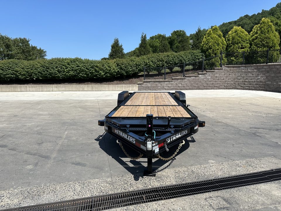 New PJ Trailers 22' Hydraulic Dampening Tilt (TY)