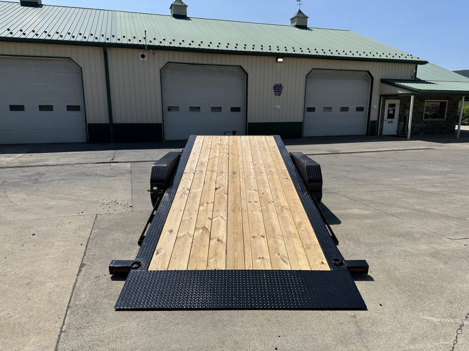 New PJ Trailers 22' Hydraulic Dampening Tilt (TY)
