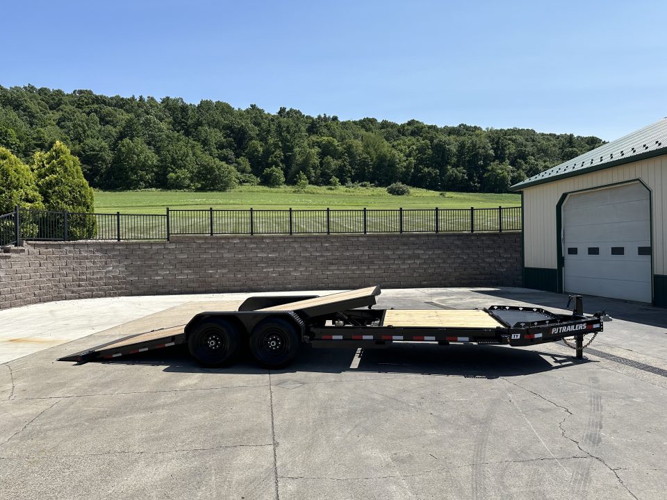New PJ Trailers 22' Hydraulic Dampening Tilt (TY)