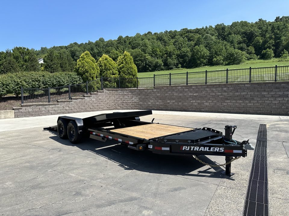 New PJ Trailers 22' Hydraulic Dampening Tilt (TY)