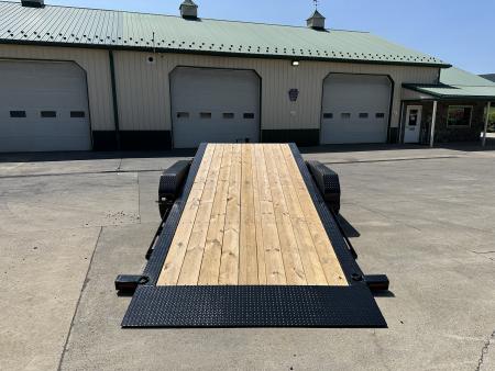 New PJ Trailers 22' Hydraulic Dampening Tilt (TY)