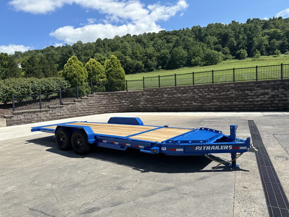 New PJ Trailers 20' Hydraulic Dampening Tilt (TY)