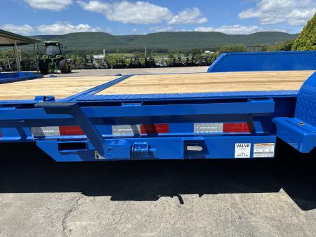 New PJ Trailers 20' Hydraulic Dampening Tilt (TY)