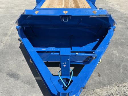 New PJ Trailers 20' Hydraulic Dampening Tilt (TY)
